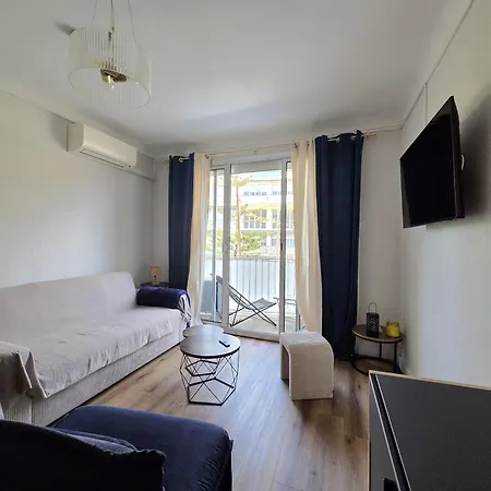 Des Arcades Apartment